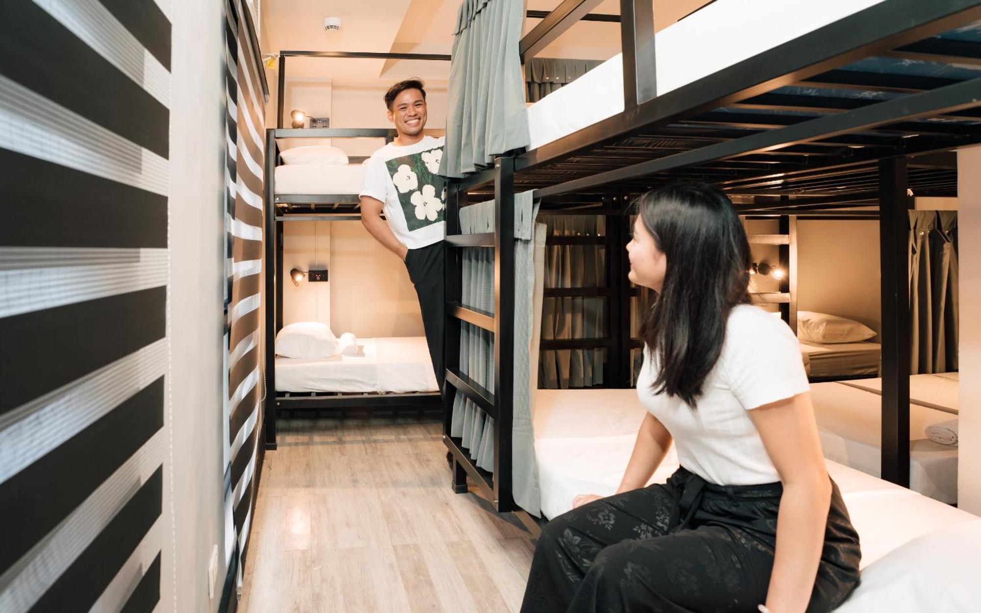 Mad Monkey Manila Hostel Makati City Kültér fotó