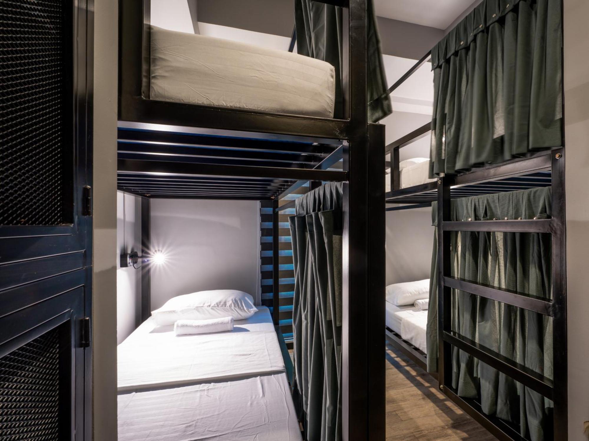 Mad Monkey Manila Hostel Makati City Kültér fotó