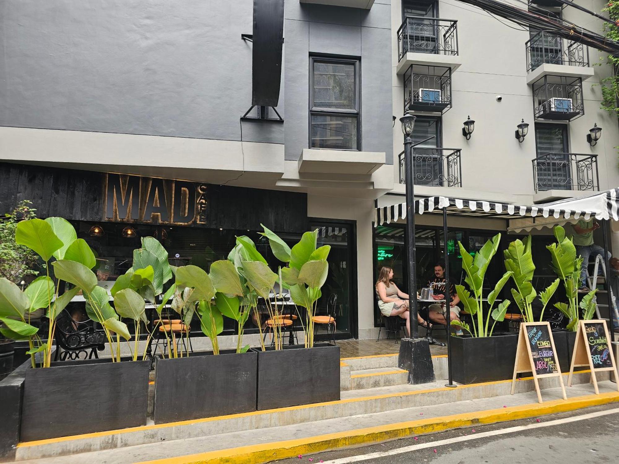 Mad Monkey Manila Hostel Makati City Kültér fotó