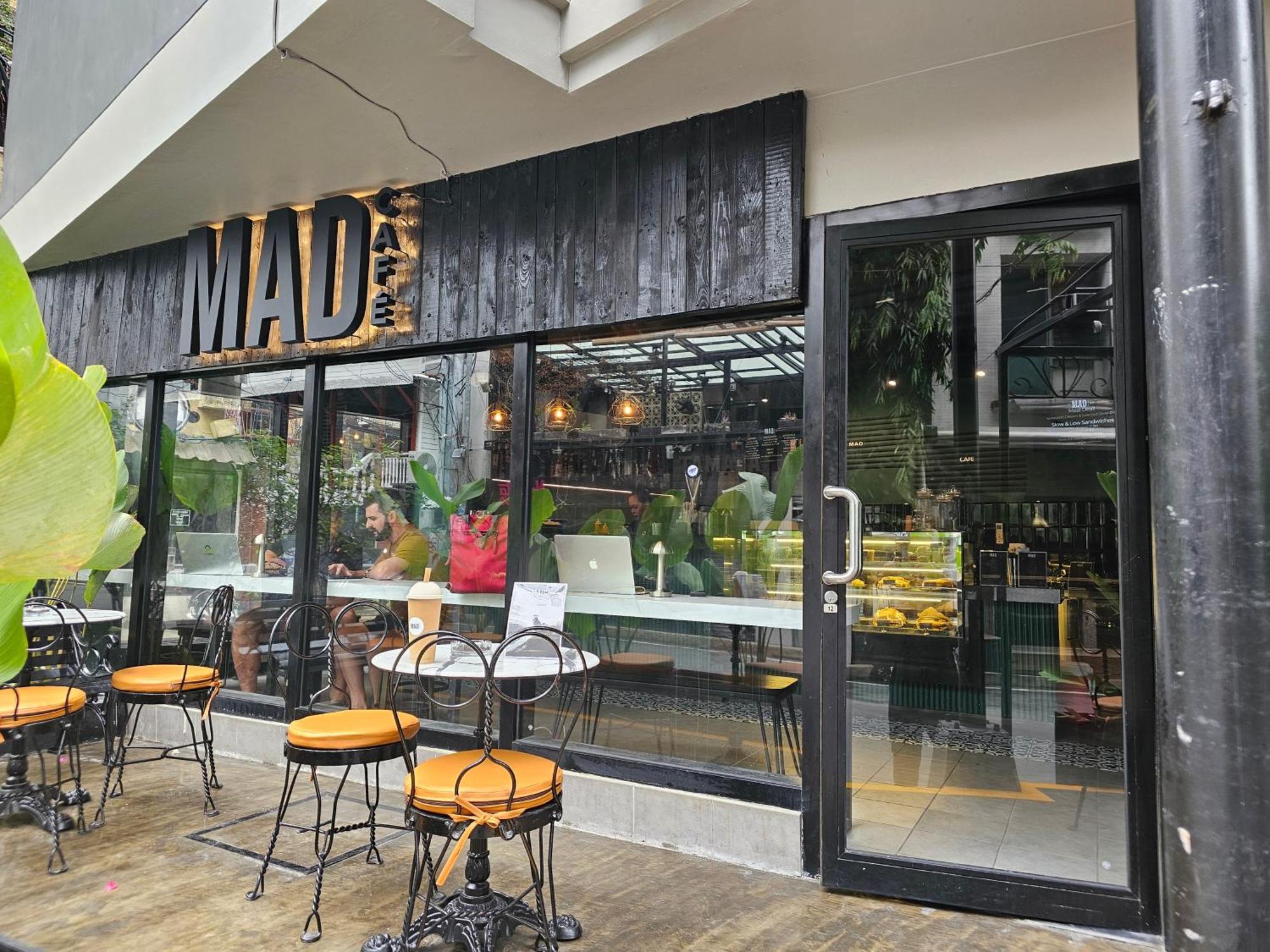Mad Monkey Manila Hostel Makati City Kültér fotó